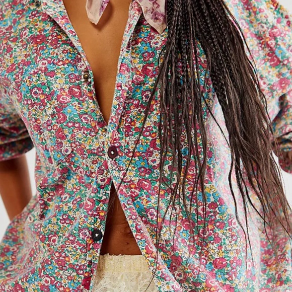 Magnolia Pearl Floral Multicolor Top - Picture 7 of 7